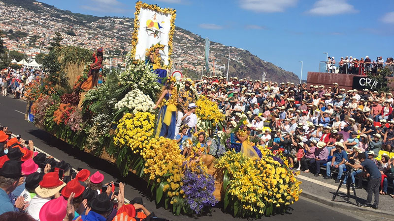 Tropisk hage, utsiktspunkter og blomsterparade – spesiell festivalmiddag